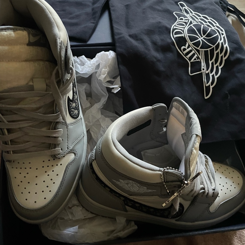Dior Jordan 1 with box and shoe bag